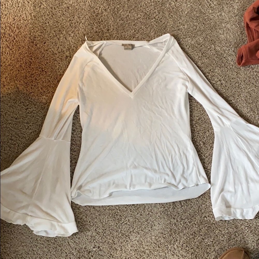 Bell sleeve shirt